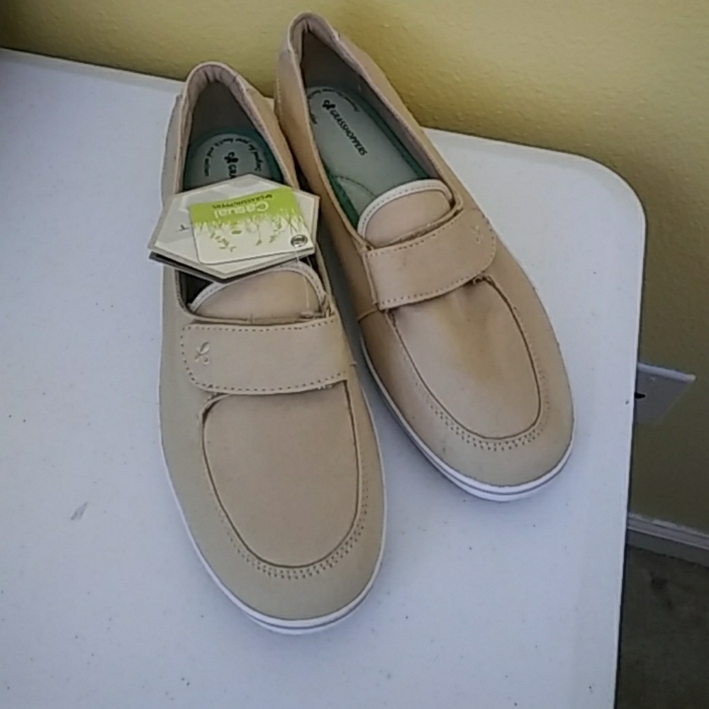 Tan memory foam sole flats